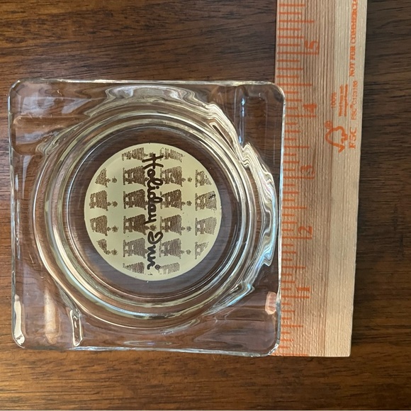 Vintage Holiday Inn glass ashtray. Very good condition. - Picture 6 of 6